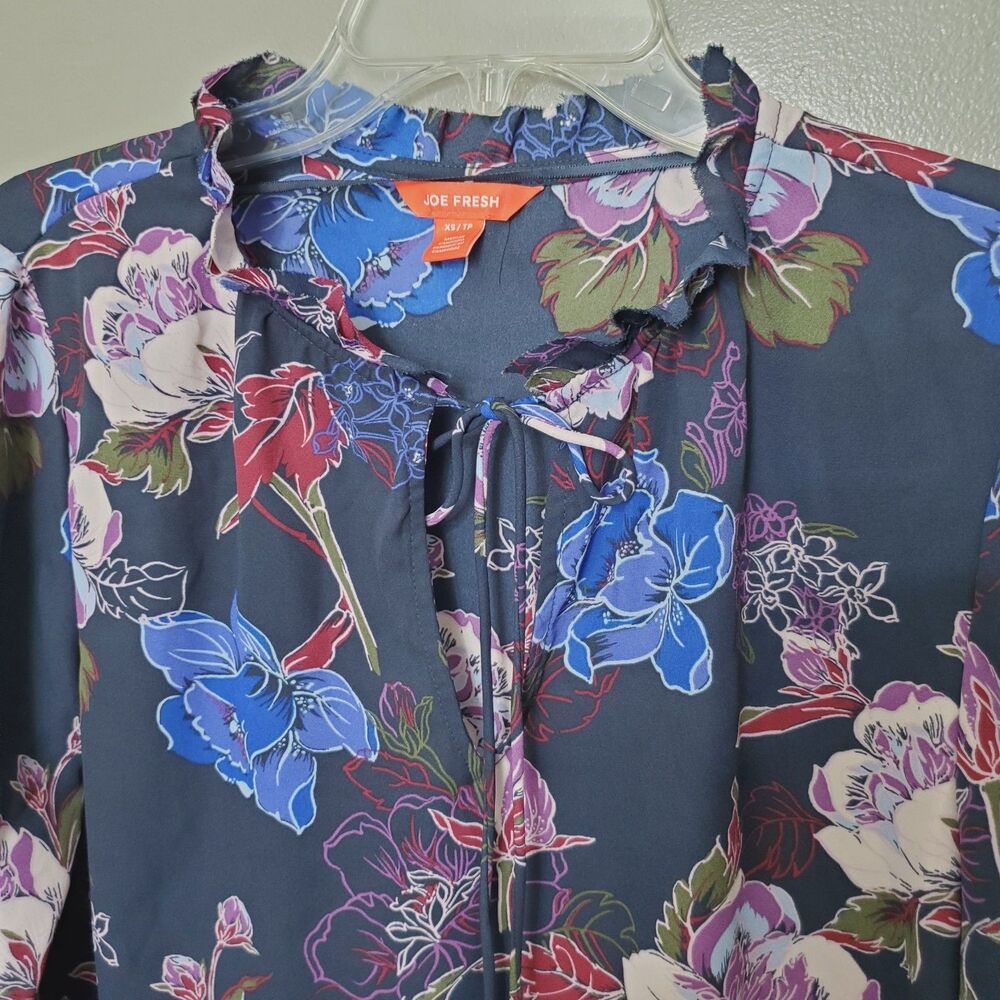 Joe Fresh Blouse Womens Size XS Blue Floral Sheer Tie Neck Sheer Top Pullover - Picture 3 of 9